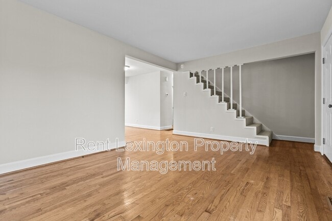 Photo - 265 Zandale Dr House