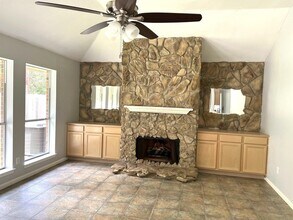 Building Photo - 4219 Hermitage Hollow Ln