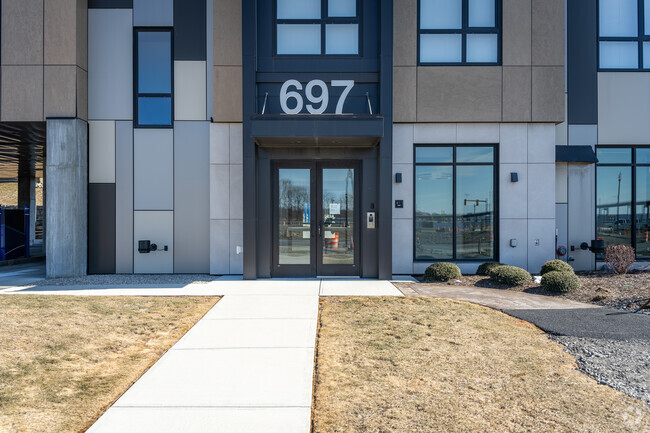 Main Entrance 01 - Residence at River's Edge