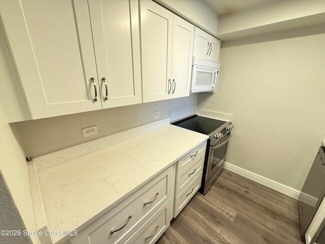 Foto del edificio - 7101 Ridgewood Ave