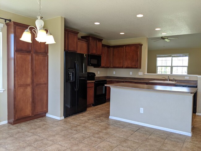 Building Photo - Gorgeous 3 Bed 2.5 Bath Home- Windsor, CO!