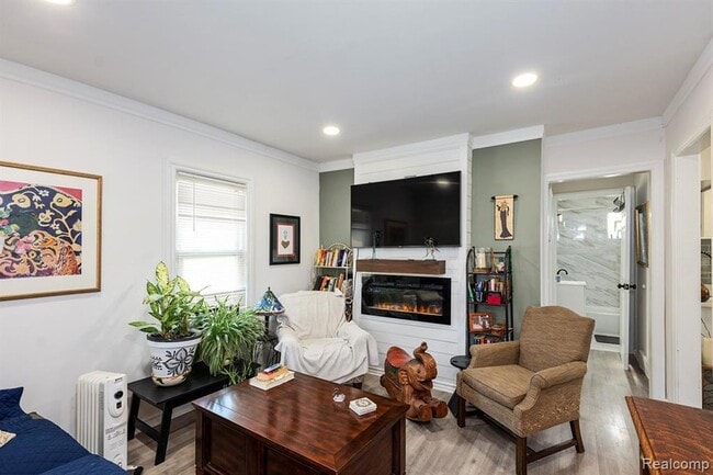 Building Photo - 13754 Knox Ave