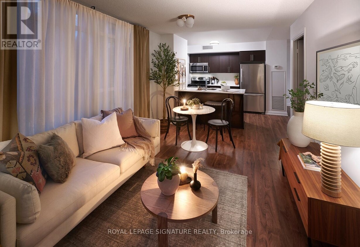 Primary Photo - 305-305 Roehampton Ave