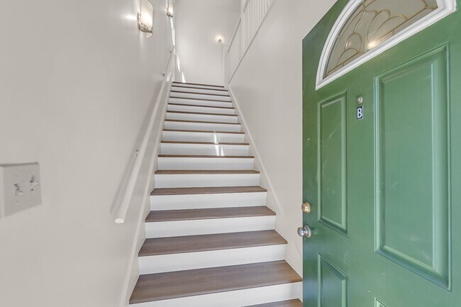 Foto del edificio - Immaculate Berkeley Flat