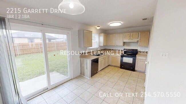 Foto del edificio - 2215 Garrett Dr