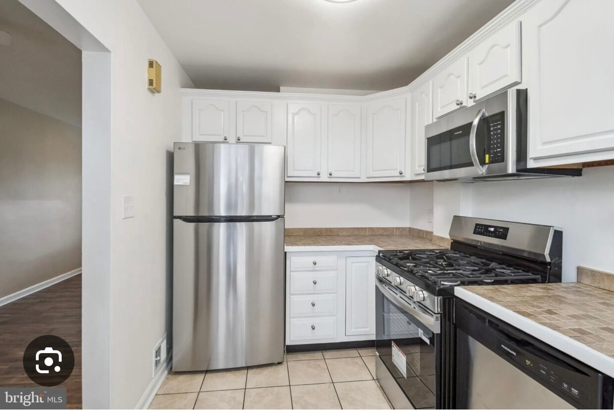 Primary Photo - 1016 Phillip Powers Dr