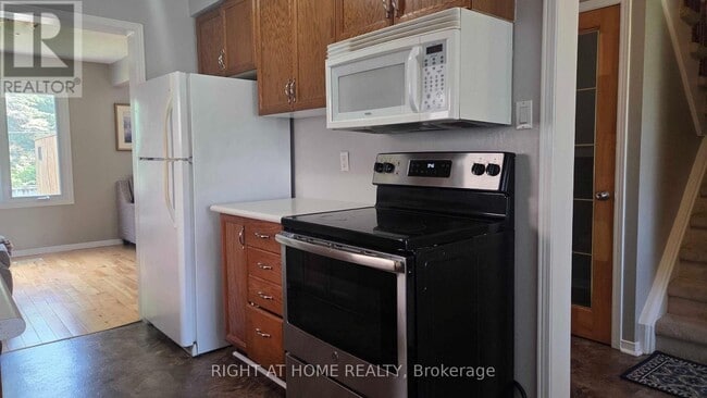 Building Photo - 129 Heydon Ave