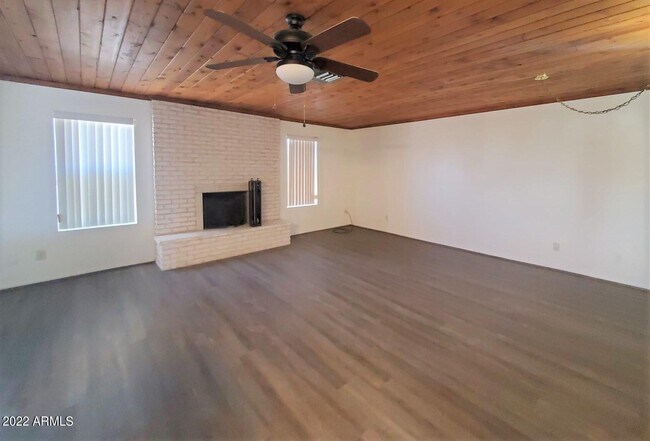Foto del edificio - 9524 W Purdue Ave