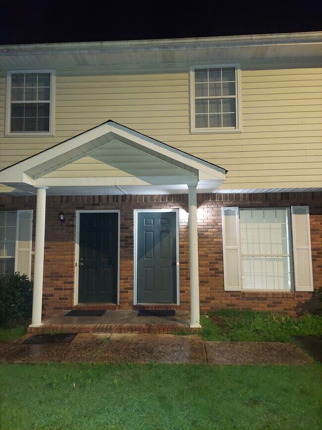 Entrada principal - 120 Eveningside Dr