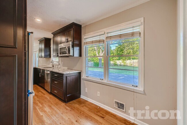 Foto del edificio - 2054 North Rd SW