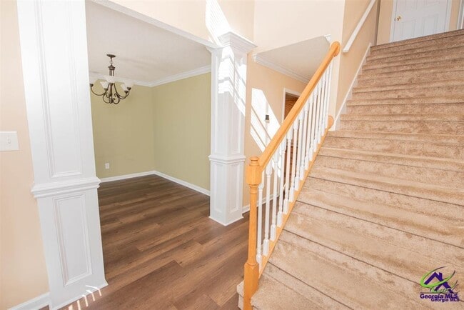 Building Photo - 122 Emberly Ln