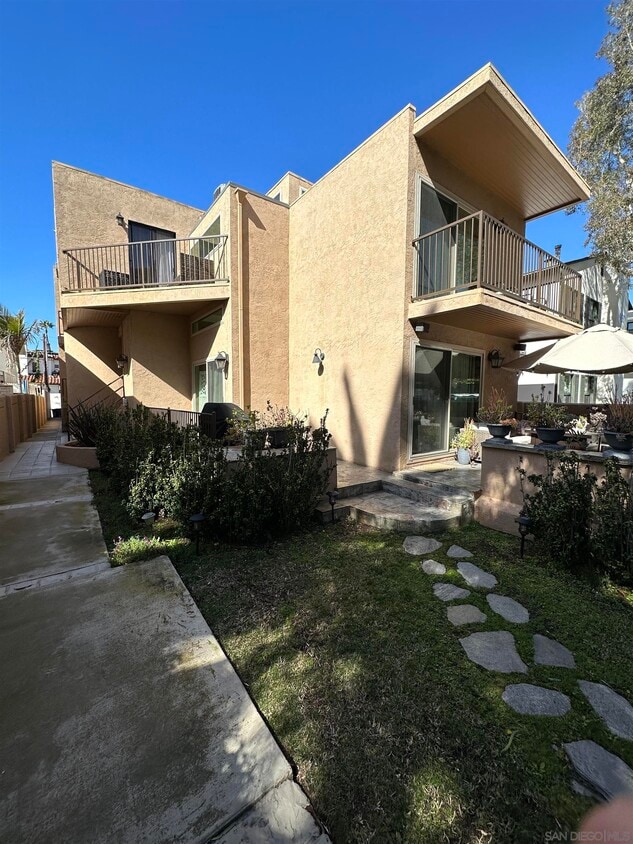 570 G Ave Unit B, Coronado, CA 92118 Condo for Rent in Coronado, CA