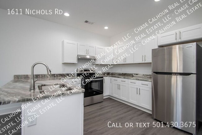 Building Photo - 1611 Nichols Rd