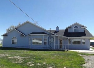 Building Photo - 3111 F Rd