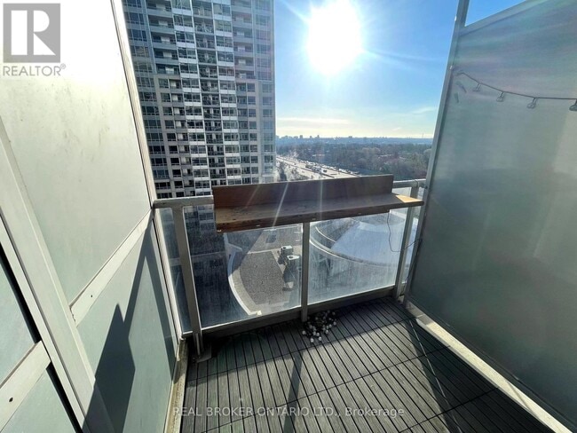 Photo du bâtiment - 407-1-1001 Rean Dr