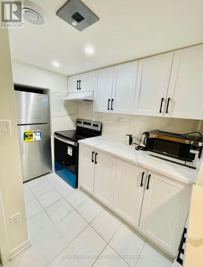 Photo du bâtiment - 14 Pantheon Ln