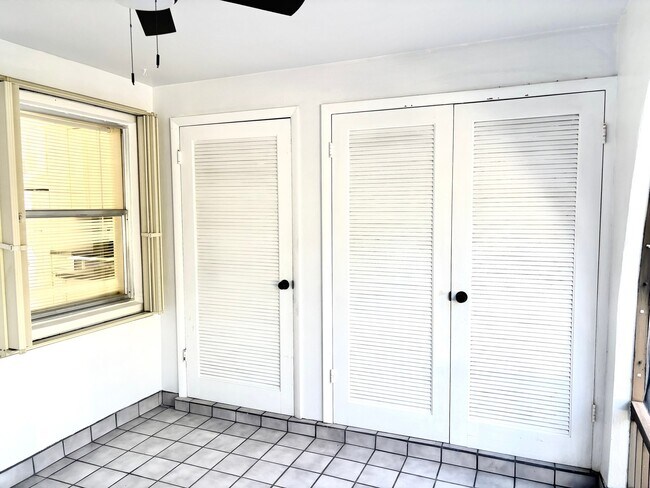 Building Photo - 3851 NW 84th Ave