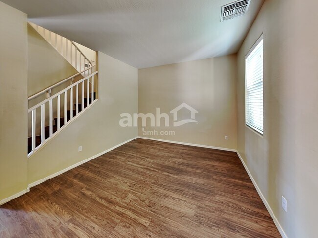 Foto del edificio - 7006 W Irwin Ave