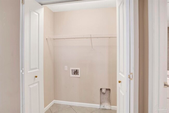 Foto del edificio - 608 Lost Key Dr