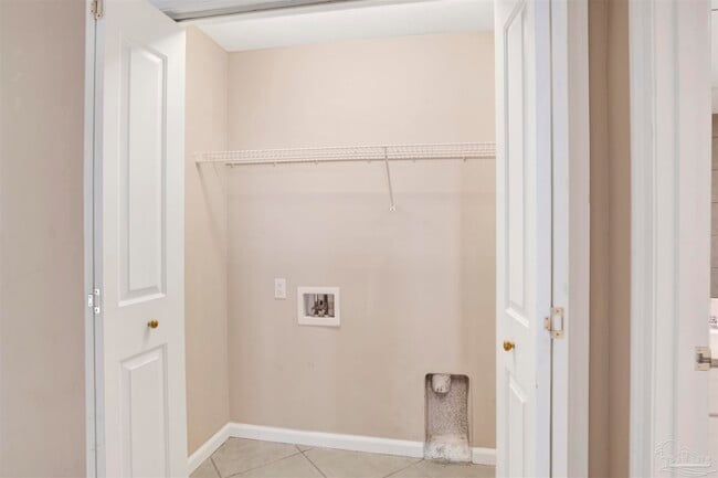 Building Photo - 608 Lost Key Dr