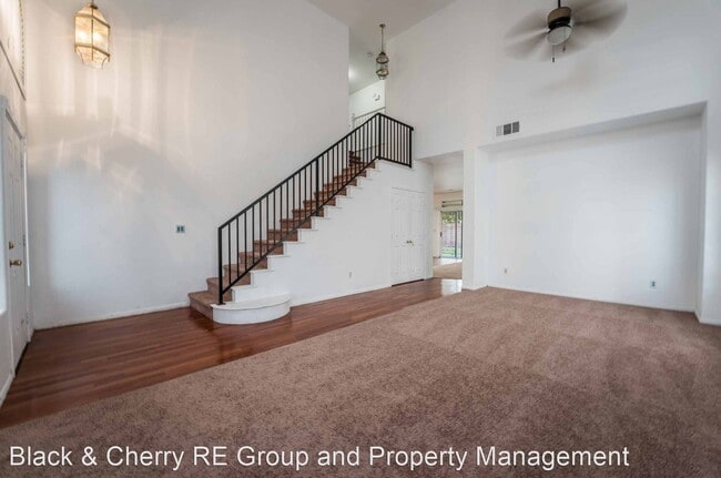 Foto del edificio - 6 br, 4.5 bath House - 325 Finch Ridge Ave