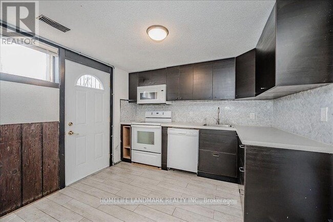Building Photo - 2238 Truscott Dr