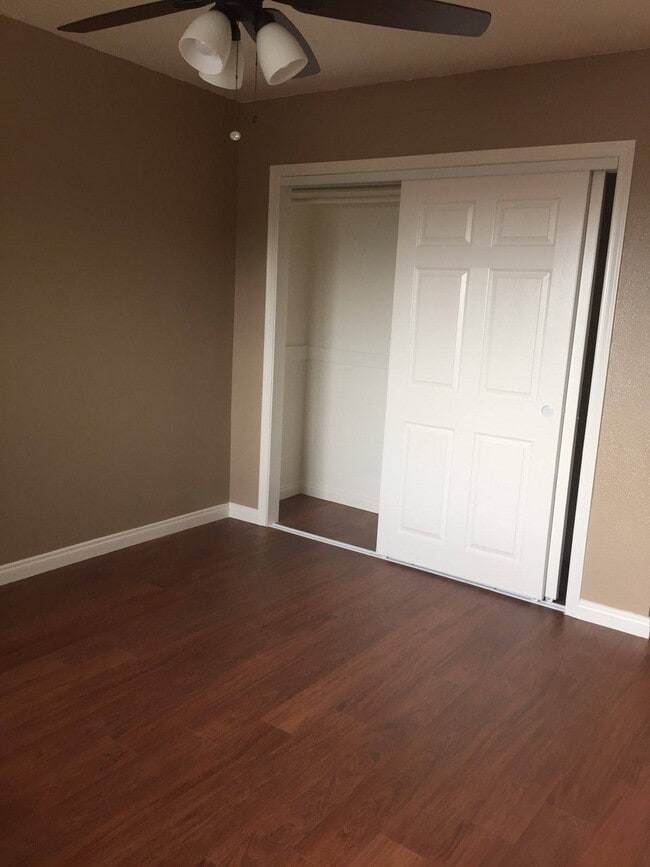 Building Photo - 4350 Maple St