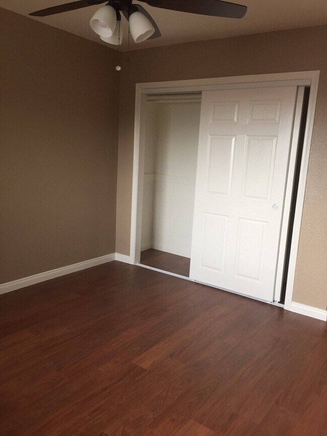 Foto del edificio - 4350 Maple St