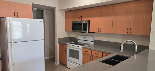 Building Photo - 2505 Belmont Ln