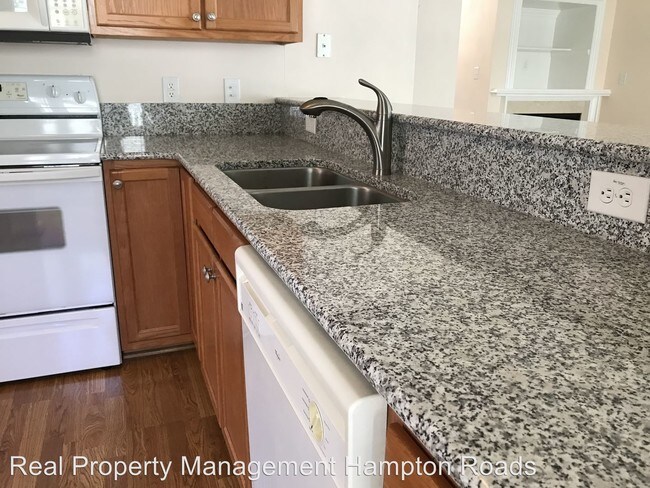 3 Br 2 5 Bath House 4816 Kennebeck Avenue House For Rent In