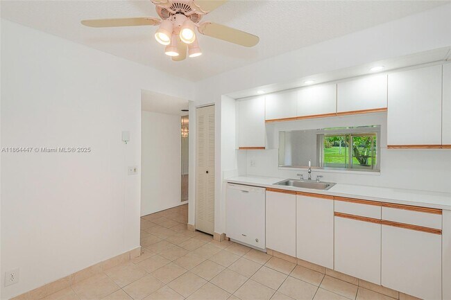 Foto del edificio - 12701 SW 13th St