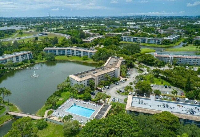 Foto del edificio - 1902 Bermuda Cir