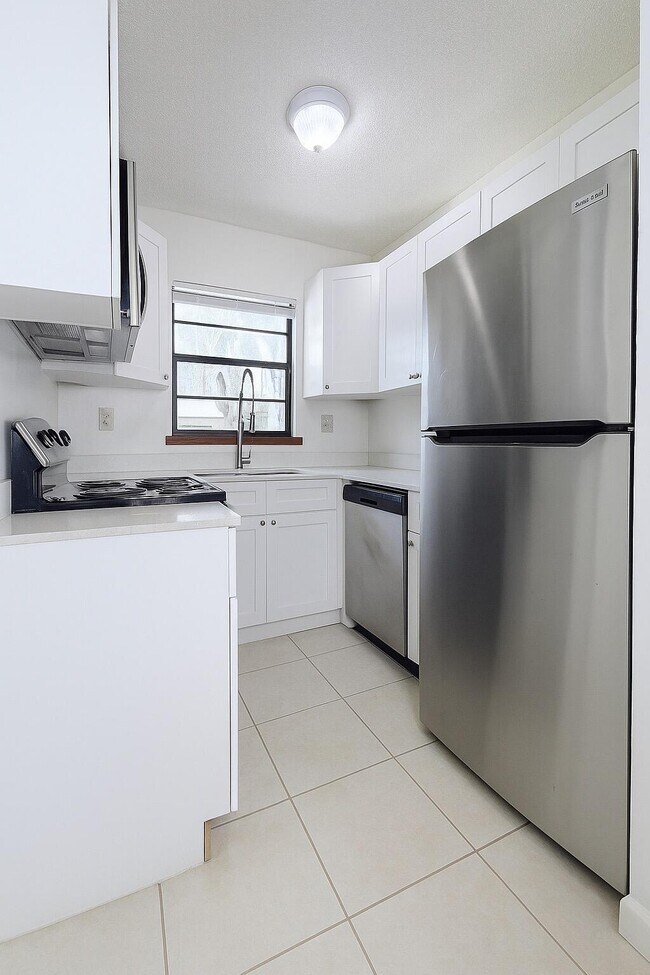 Foto del edificio - 1226 N Haverhill Rd