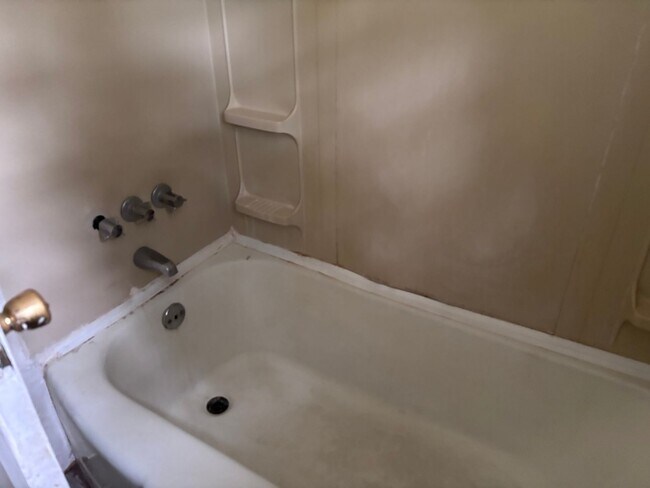 Foto del edificio - 2317 Briarfield Rd