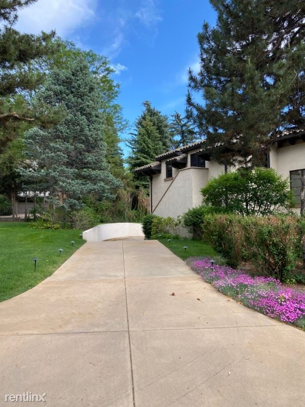 Primary Photo - 1 br, 1 bath Apartment - 8 Churchill Dr