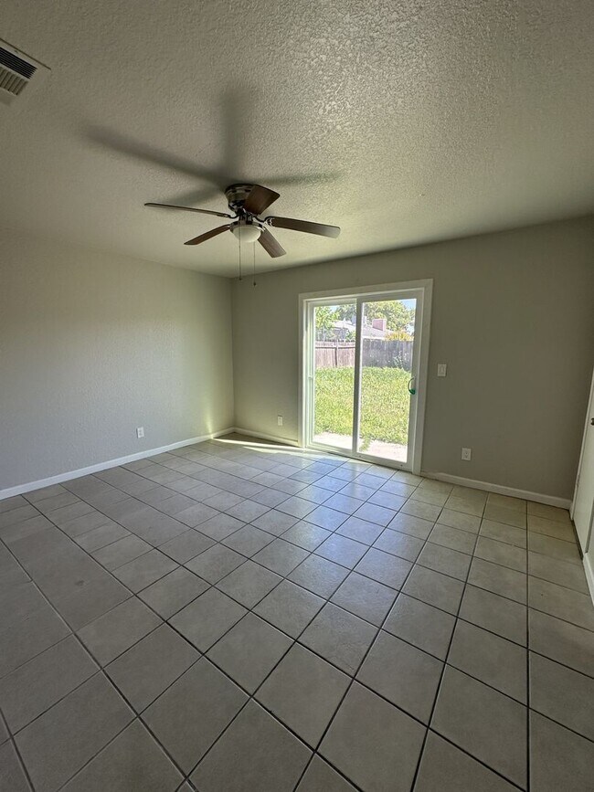 Building Photo - 3 bed 2 bath Cozy Home!