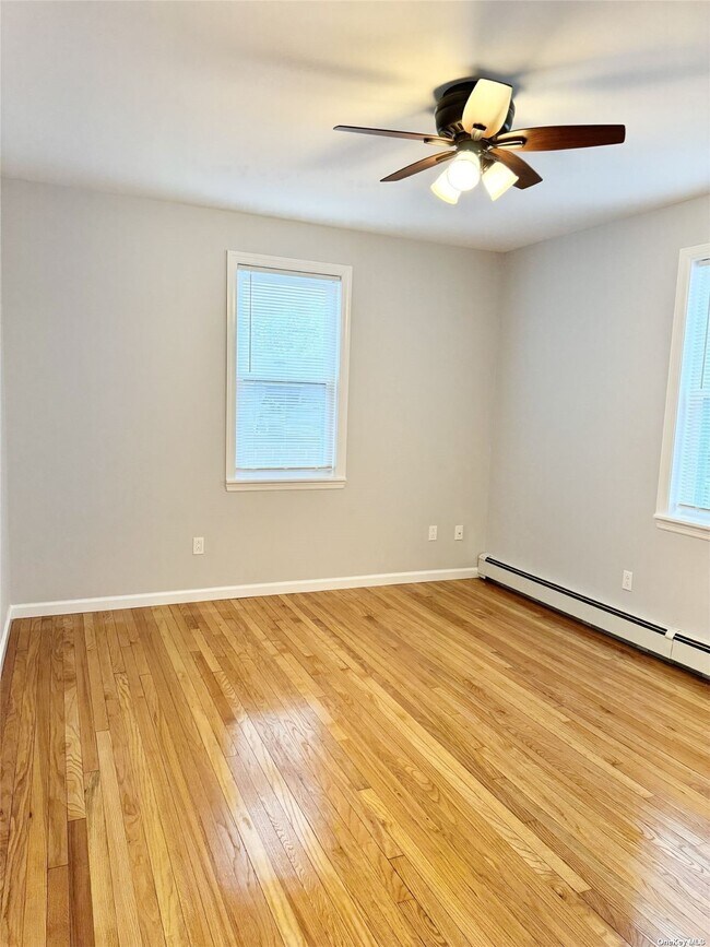 Foto del edificio - 239-10 Poplar St