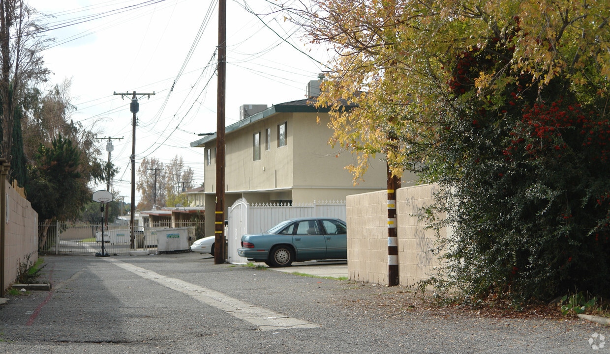 Building Photo - 243 Sonora Dr