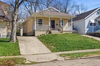 Building Photo - 144 N Quentin Ave