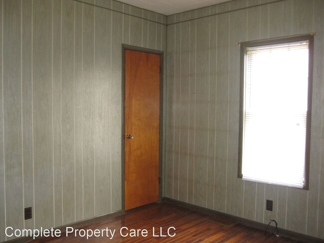 Building Photo - 3 br, 1 bath House - 2228 W 7th Street
