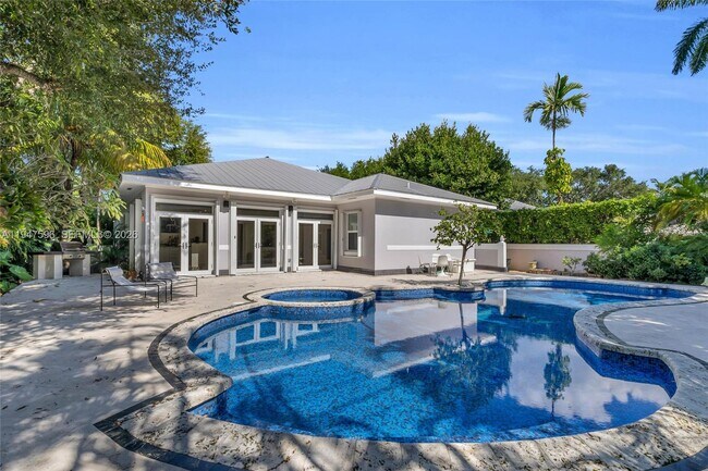 Foto del edificio - 5794 SW 76th Terrace