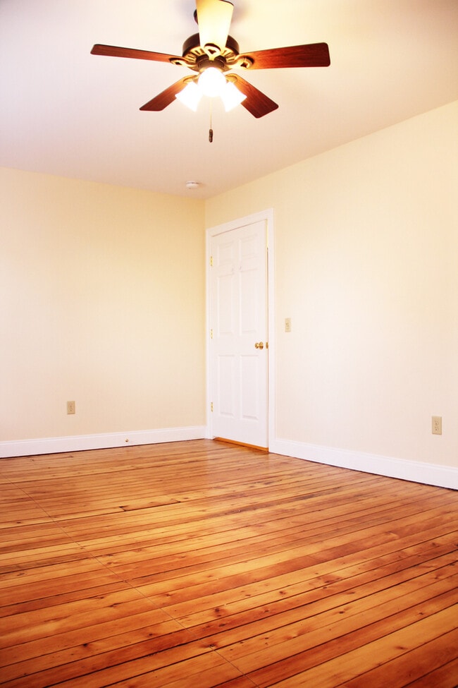 Building Photo - 39 Peru St