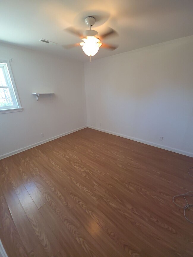 Foto del edificio - 117 Lynn Dr