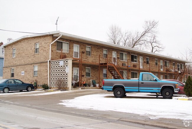 Foto del edificio - Huntington Village Apartments
