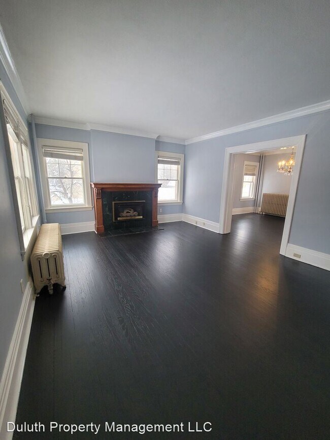 Building Photo - 5 br, 3 bath House - 2415 E 2nd St