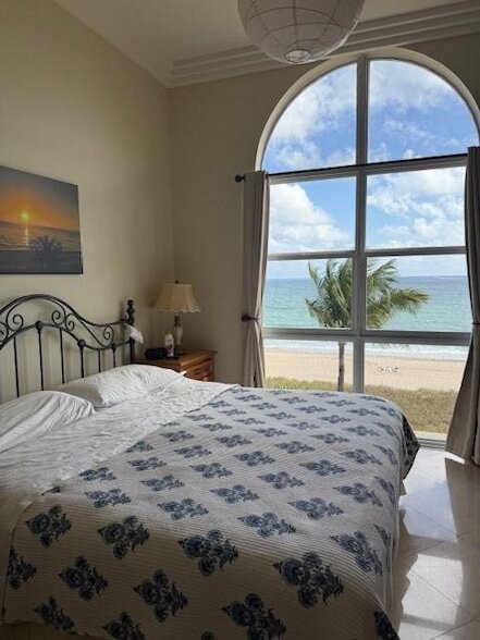 Building Photo - 4444 El Mar Dr