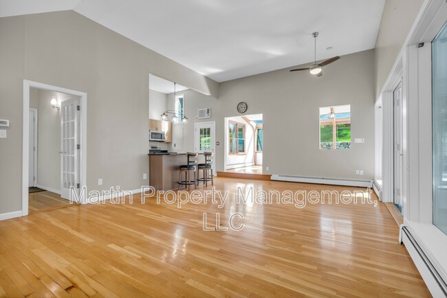 Foto del edificio - 606A Springs Rd