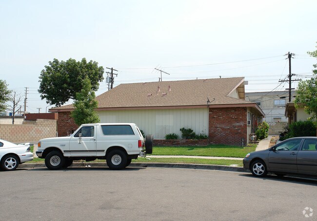 Building Photo - 1041 N Shattuck Pl