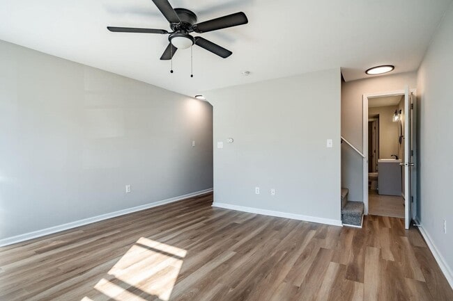 Building Photo - Recently Renovated 2 Bedroom Rental in the...