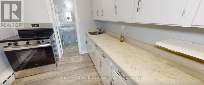 Photo du bâtiment - 844 2nd Ave E